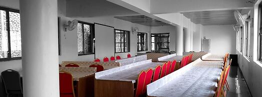 Discovery Courts Hotel