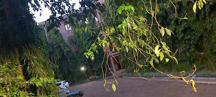 Discovery Courts Hotel