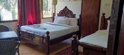 Discovery Courts Hotel