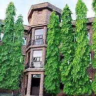 Discovery Courts Hotel