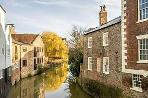 Riverside City Loft Apartment
