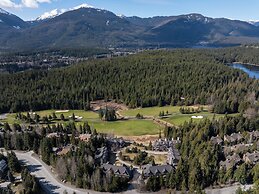 Blackcomb Greens by Whistler Premier