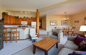 Blackcomb Greens by Whistler Premier