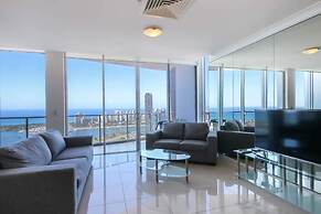 Spacious 3 Bedroom Apartment on the 39th Floor With Pool