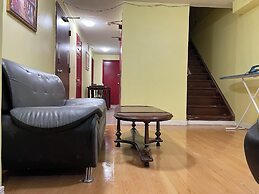 Quiet Room Around York University Subway