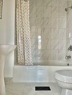 Quiet Room Around York University Subway