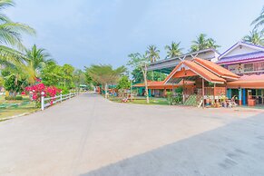 OYO 712 Baandin Resort