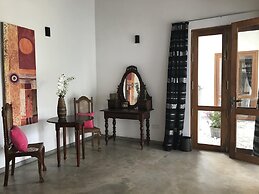 TROPICAL HOUSE Jungleside Villa