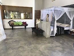 TROPICAL HOUSE Jungleside Villa