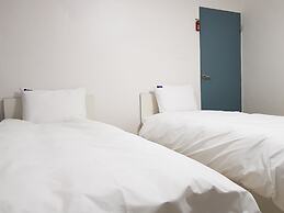 Bluemoon Guest House - Hostel