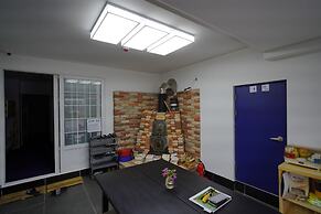 Bluemoon Guest House - Hostel