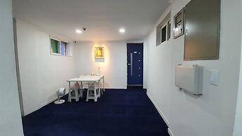 Bluemoon Guest House - Hostel