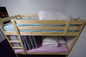 Bluemoon Guest House - Hostel