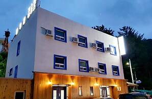 Bluemoon Guest House - Hostel