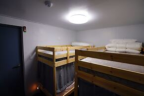 Bluemoon Guest House - Hostel