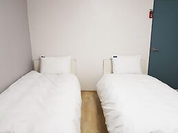 Bluemoon Guest House - Hostel