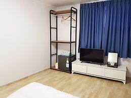 Bluemoon Guest House - Hostel