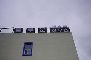 Bluemoon Guest House - Hostel