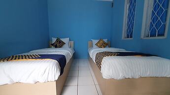 OYO 2302 Blue House Costel Syariah
