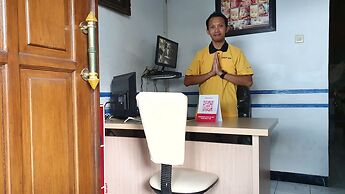 OYO 2302 Blue House Costel Syariah