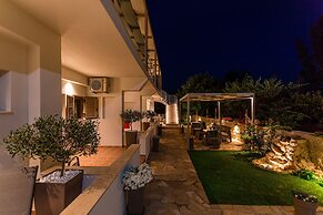 Lighthouse Apartments