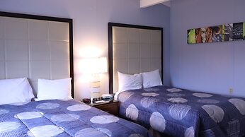 Copper Lantern Motor Lodge
