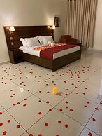 Posh Hotel And Suites