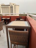 Posh Hotel And Suites