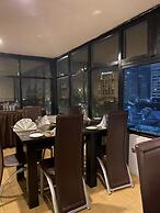 Posh Hotel And Suites
