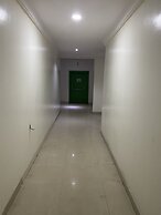 Posh Hotel And Suites