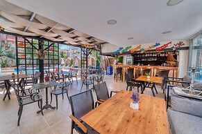 CLEOPATRA ICARIA APART HOTEL