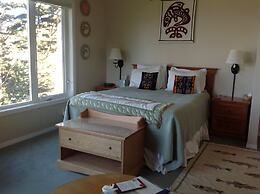 Tyee Lodge Oceanfront B&B