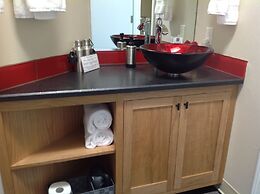 Tyee Lodge Oceanfront B&B