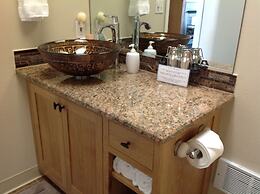 Tyee Lodge Oceanfront B&B