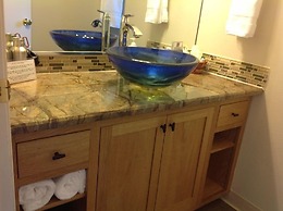 Tyee Lodge Oceanfront B&B