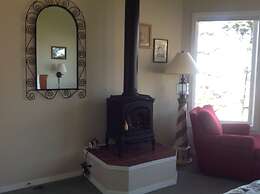 Tyee Lodge Oceanfront B&B