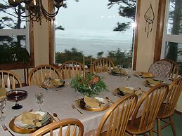 Tyee Lodge Oceanfront B&B
