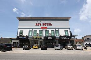 Super OYO 89678 Ady Hotel