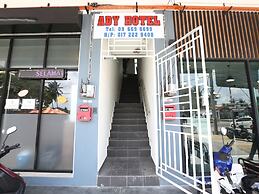 Super OYO 89678 Ady Hotel