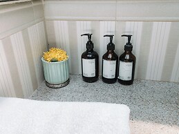 Casa Artista By Villa Kresna