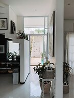 Casa Artista By Villa Kresna