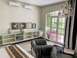 Casa Artista By Villa Kresna