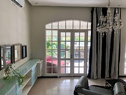 Casa Artista By Villa Kresna