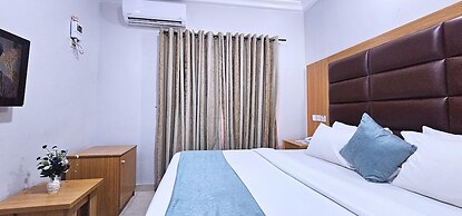 Villa Park Hotels