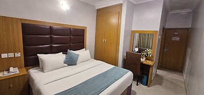 Villa Park Hotels