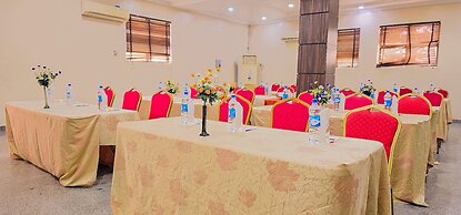Villa Park Hotels