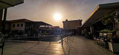 Villa Park Hotels