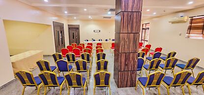 Villa Park Hotels