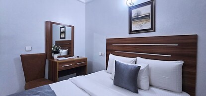 Villa Park Hotels