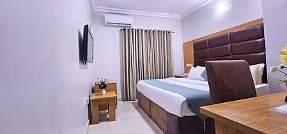 Villa Park Hotels
